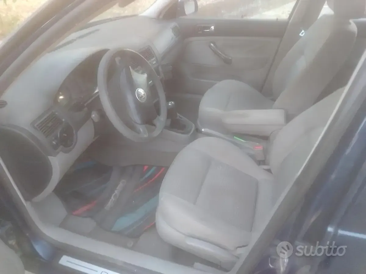 Begagnad VW Golf IV 101 HK (74 kW) 2004 Sedan