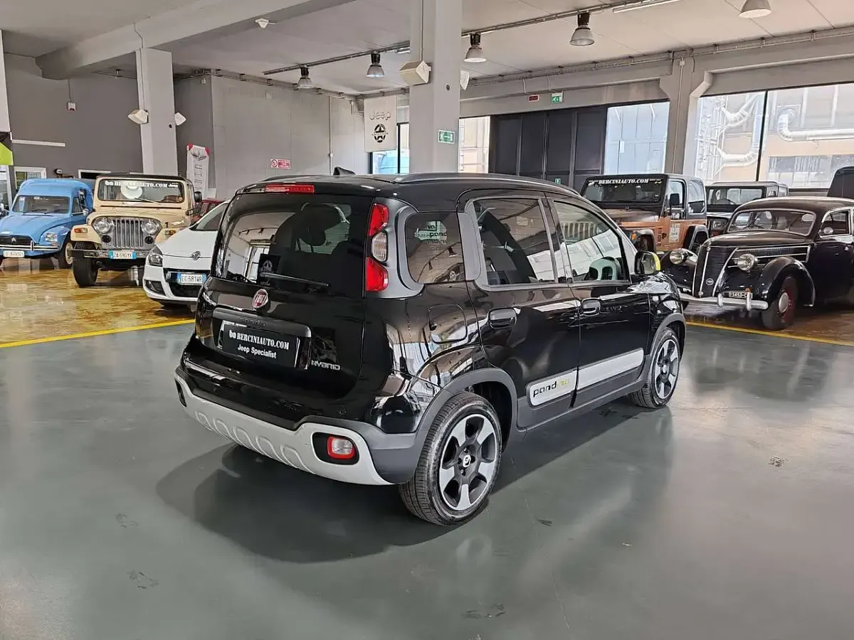 Usata Fiat Panda Cross Cross Plus 69 CV (50 kW) 2025 Nero Utilitaria