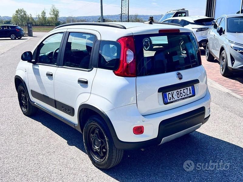 Usata Fiat Panda 4x4 Wild 84 CV (61 kW) 2022 Bianco Utilitaria