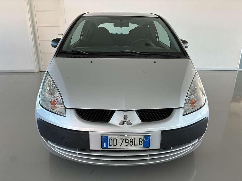 Usata Mitsubishi Colt 75 CV (55 kW) 2006 Argento Berlina