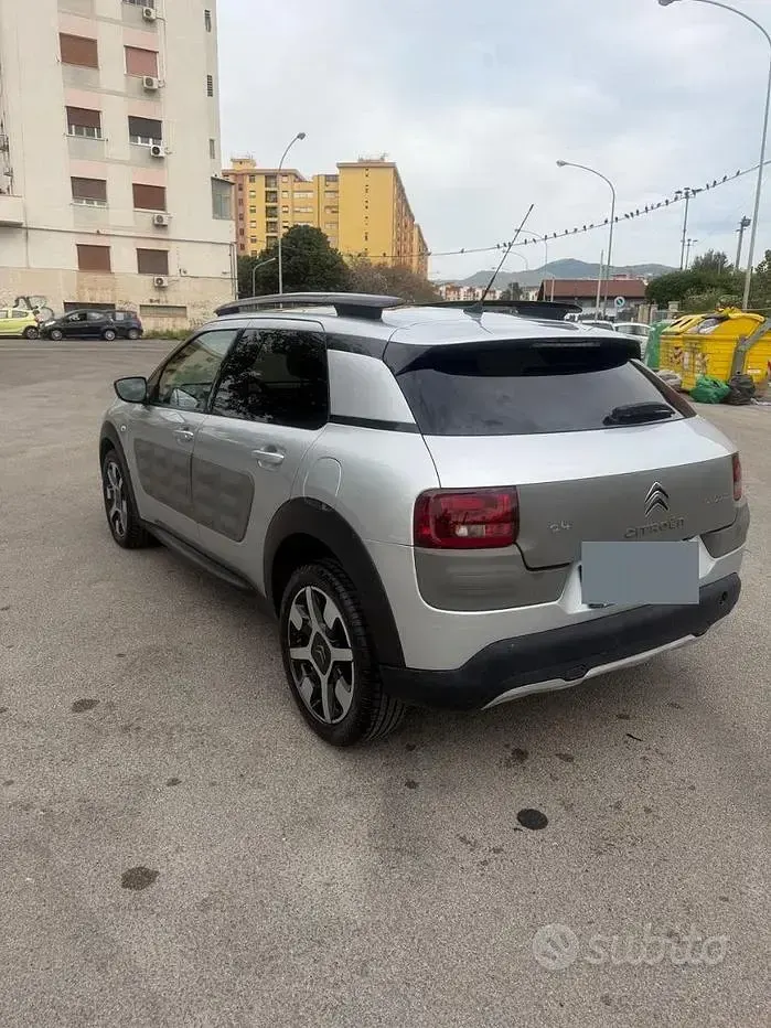 Usata Citroën C4 Cactus Shine 92 CV (67 kW) 2015 Grigio Utilitaria