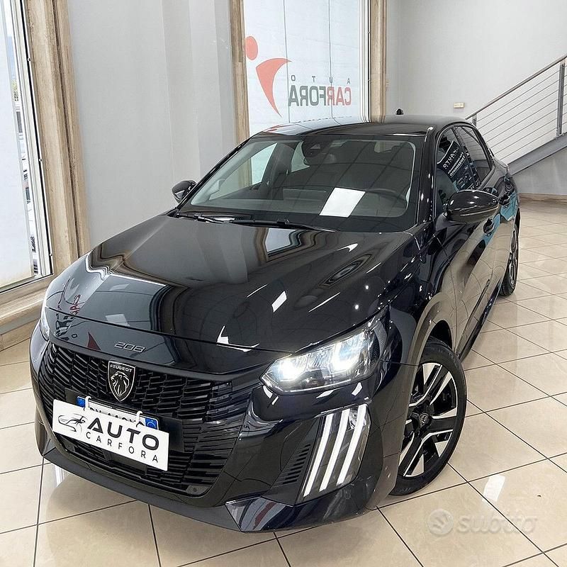 Usata Peugeot 208 Allure 101 CV (74 kW) 2025 Nero Utilitaria