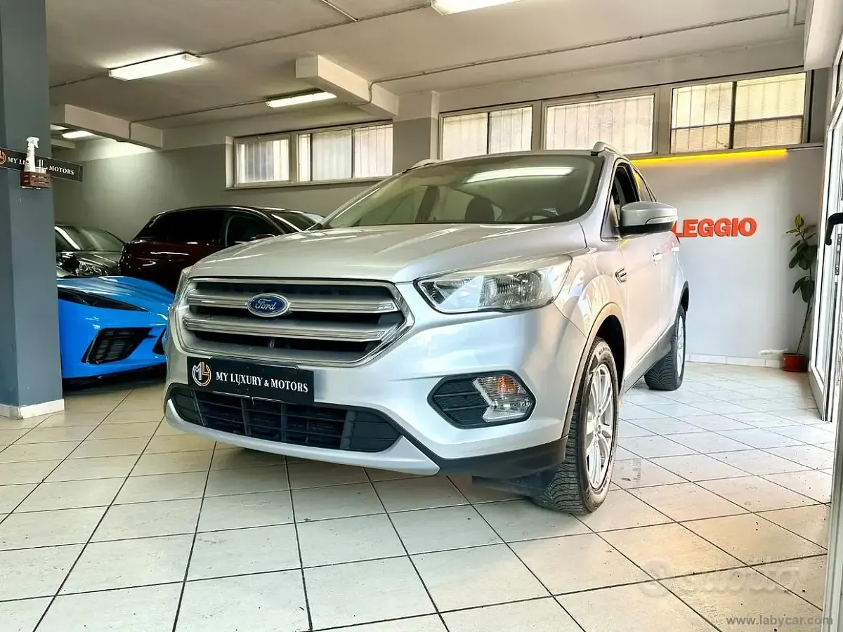 Usata Ford Kuga Business Edition 120 CV (88 kW) 2018 Argento SUV