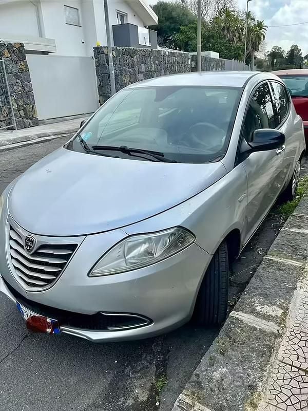 Usata Lancia Ypsilon 2015 Utilitaria