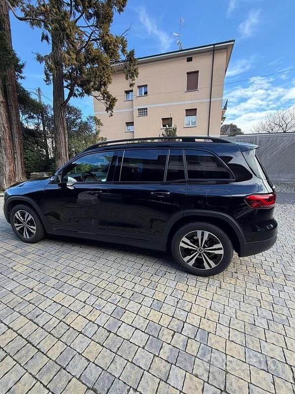Usata Mercedes GLB180 136 CV (100 kW) 2023 Nero SUV