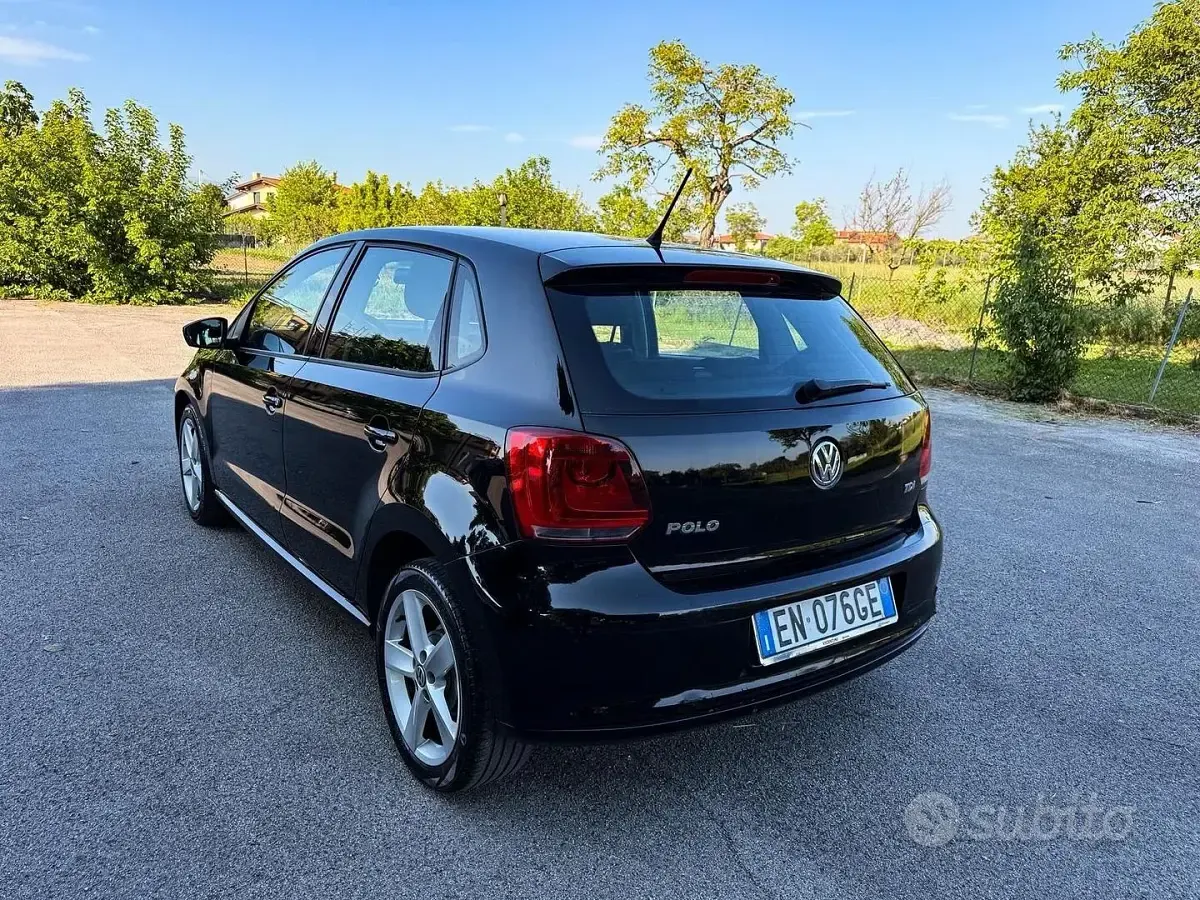 Usata VW Polo 75 CV (55 kW) 2012 Nero Utilitaria