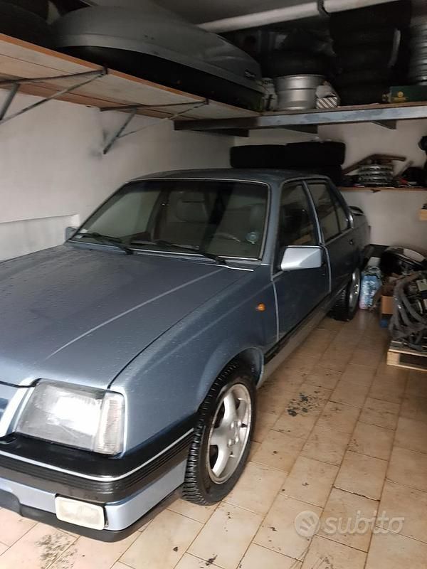 Usata Opel Ascona 75 CV (55 kW) 1982 Blu Berlina