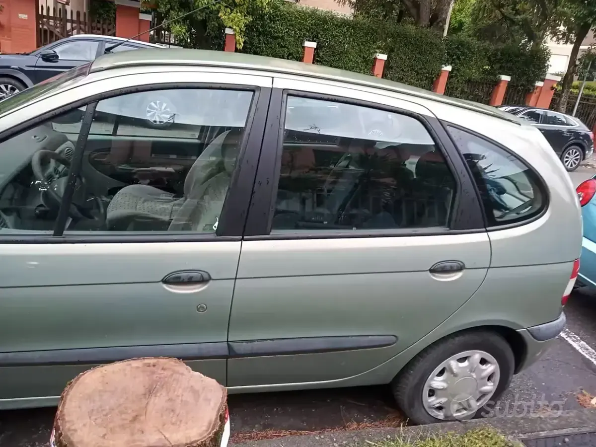 Usata Renault Scénic 107 CV (78 kW) 2001 Monovolume