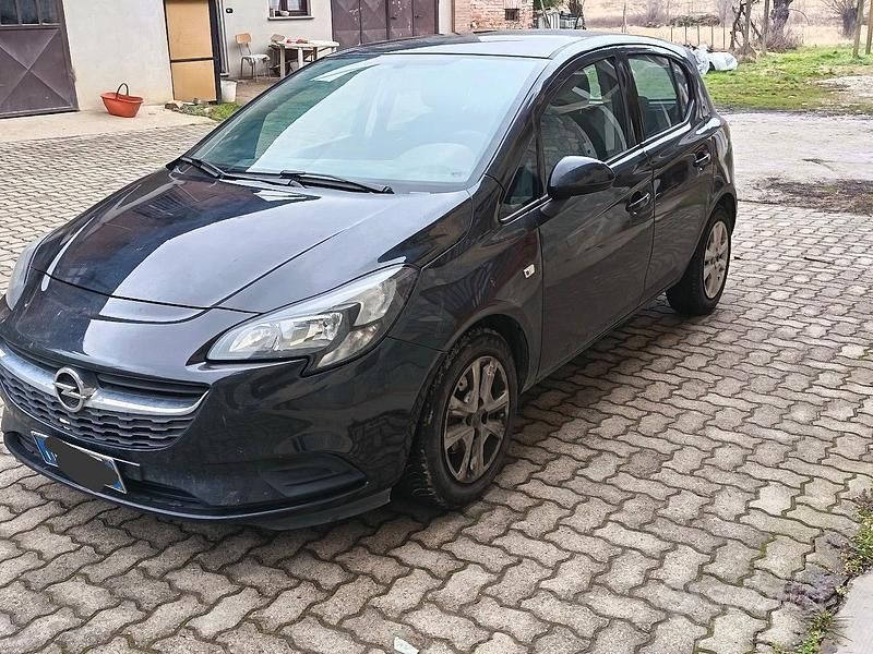 Usado Opel Corsa 90 HP (66 kW) 2016 Preto Sedan