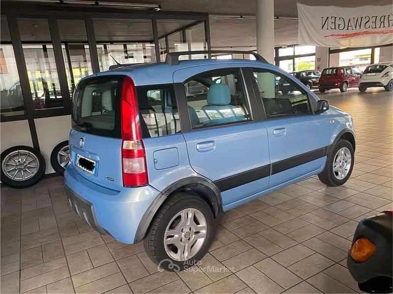Usata Fiat Panda Climbing 60 CV (44 kW) 2009 Blu Utilitaria