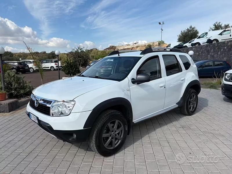 Usata Dacia Duster Ambiance 110 CV (80 kW) 2011 Bianco SUV