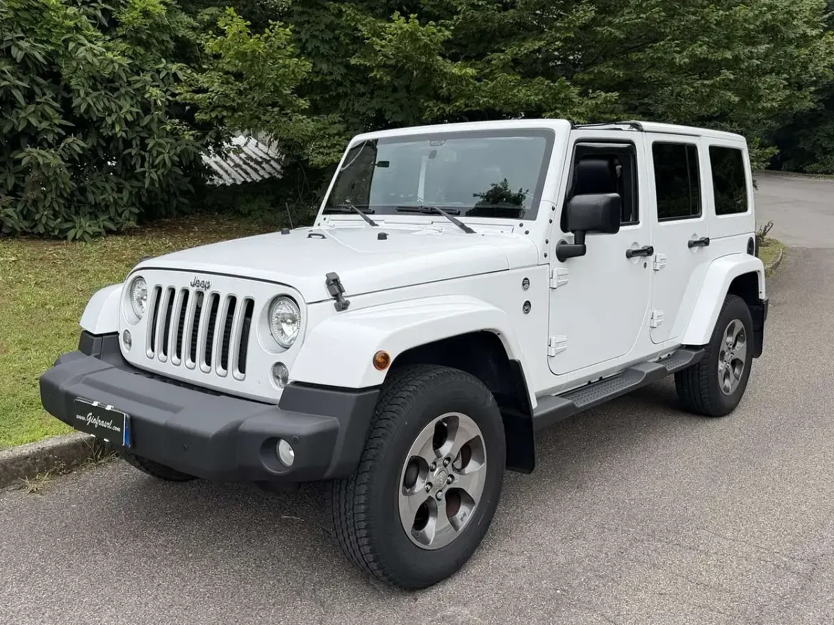 Usata Jeep Wrangler Unlimited Sahara 200 CV (147 kW) 2016 Bianco SUV