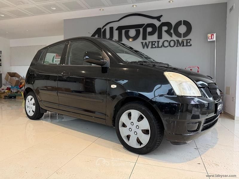 Usata Kia Picanto Light 64 CV (47 kW) 2005 Nero Utilitaria