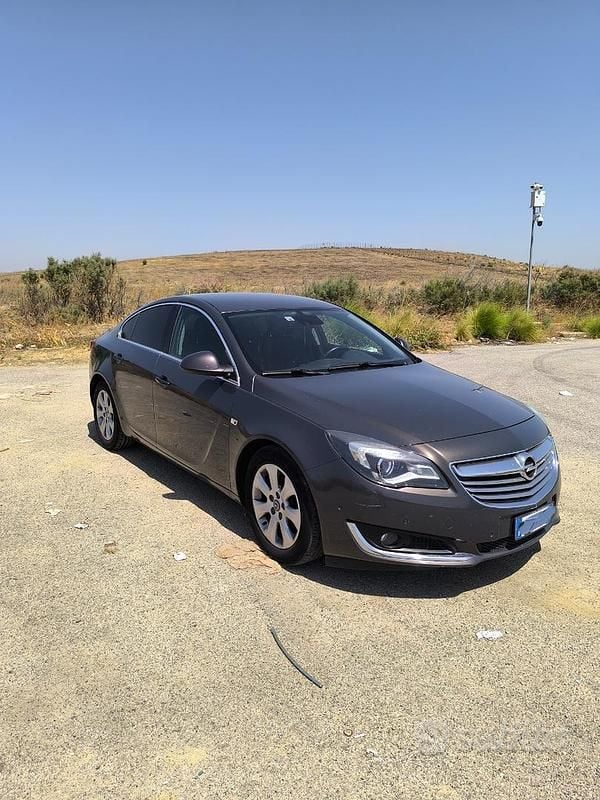 Usata Opel Insignia Cosmo 163 CV (119 kW) 2014 Marrone Berlina