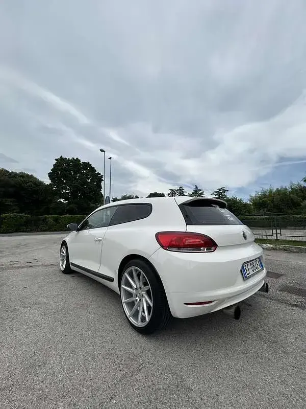 Usata VW Scirocco 160 CV (117 kW) 2010 Bianco Coupé