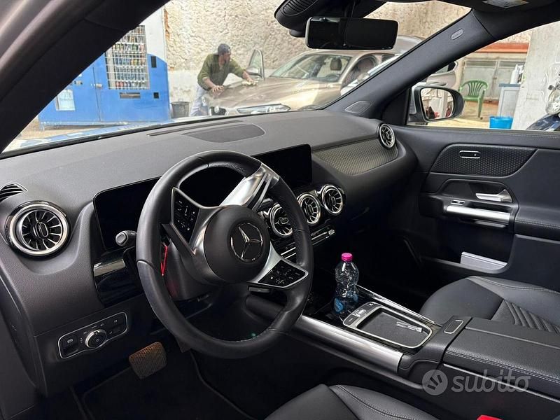Usata Mercedes GLA200 150 CV (110 kW) 2023 Grigio SUV