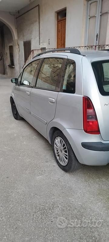 Usata Lancia Musa 90 CV (66 kW) 2005 Grigio Monovolume