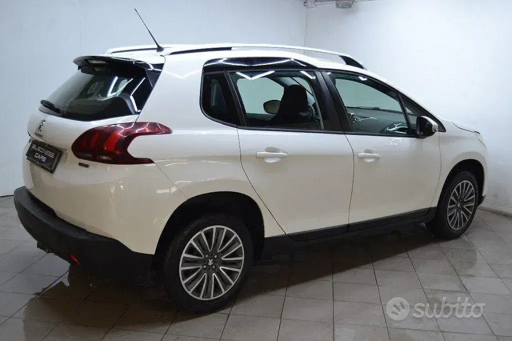 Usata Peugeot 2008 75 CV (55 kW) 2016 Bianco SUV