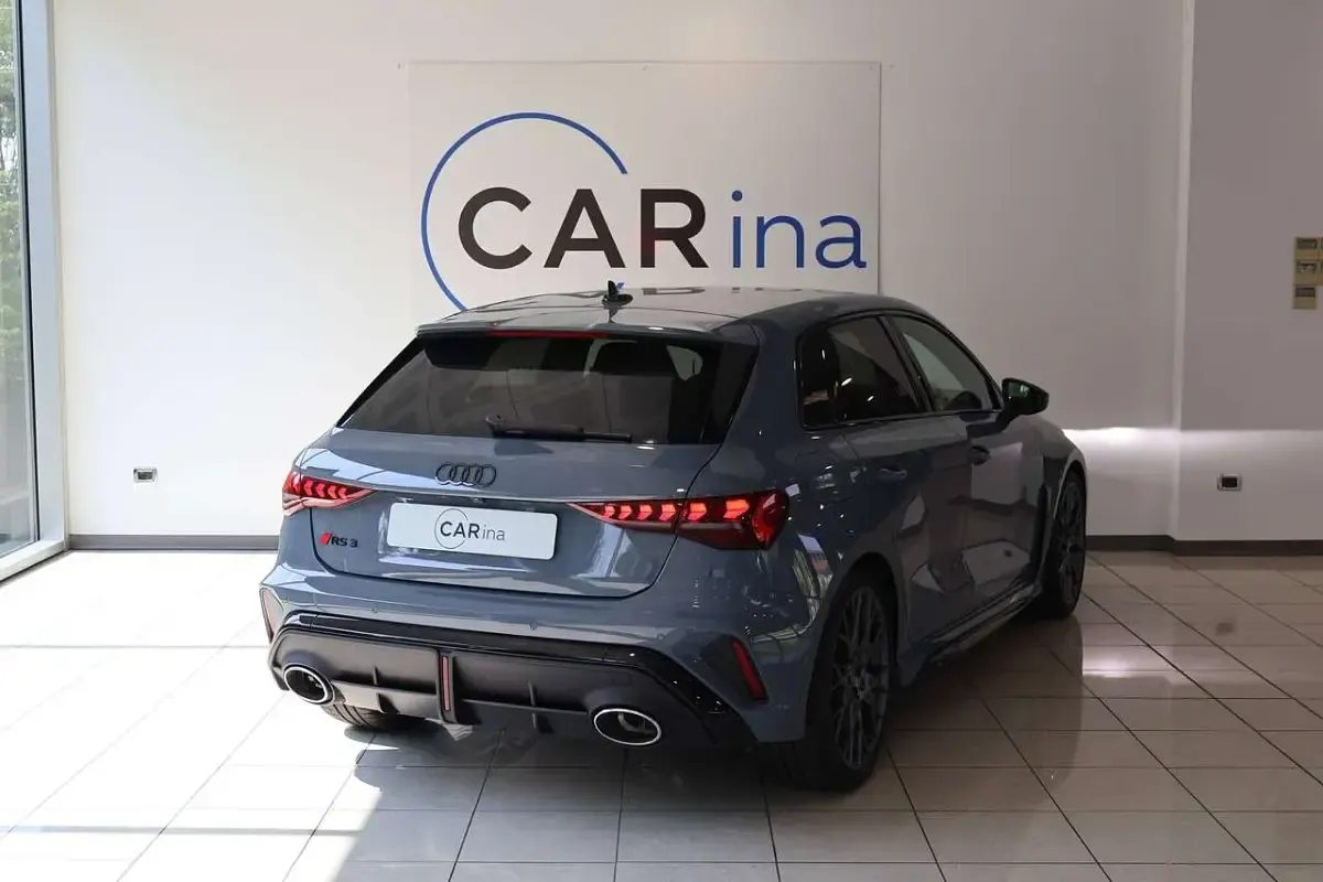 Nuova Audi RS3 Ambiente 400 CV (294 kW) 2026 Grigo kemora Berlina
