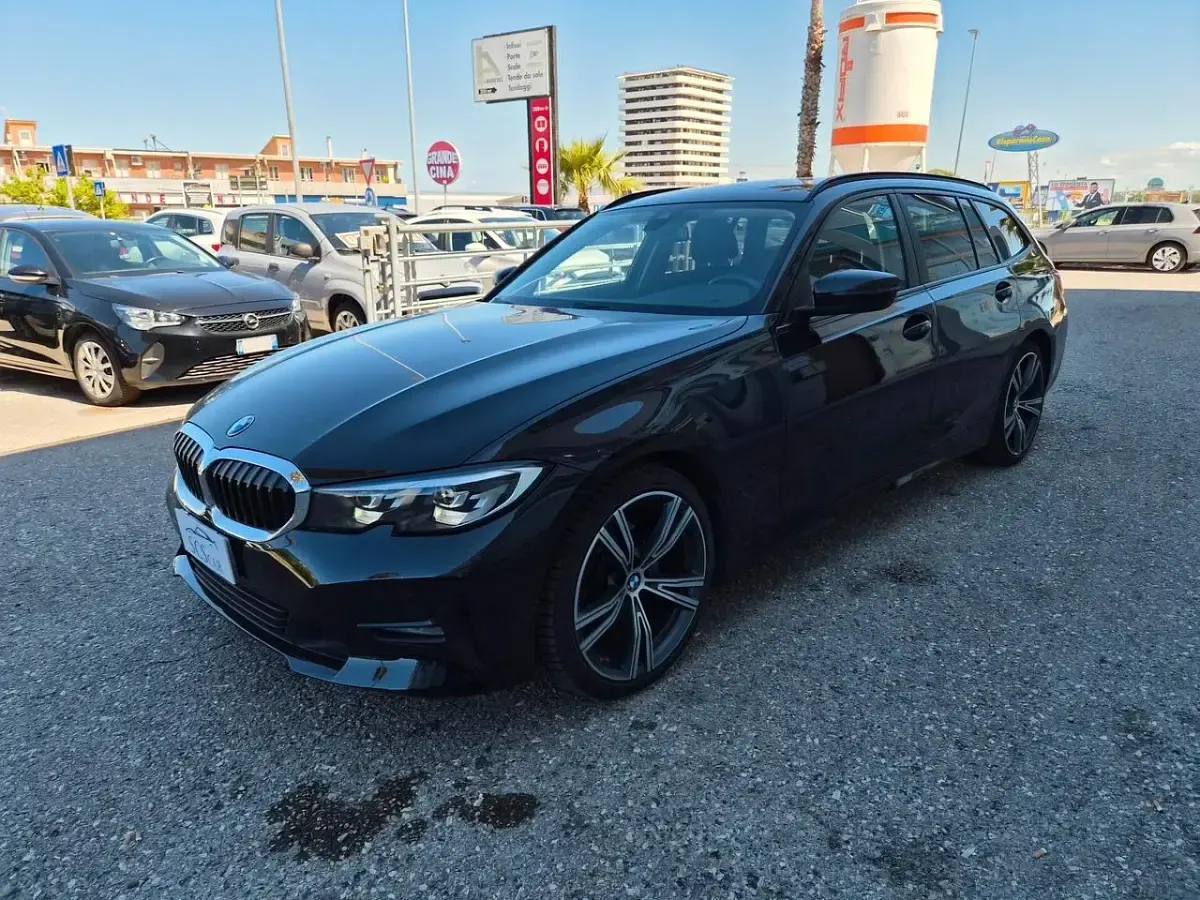 Usata BMW 320 Advantage 190 CV (139 kW) 2021 Nero Station wagon