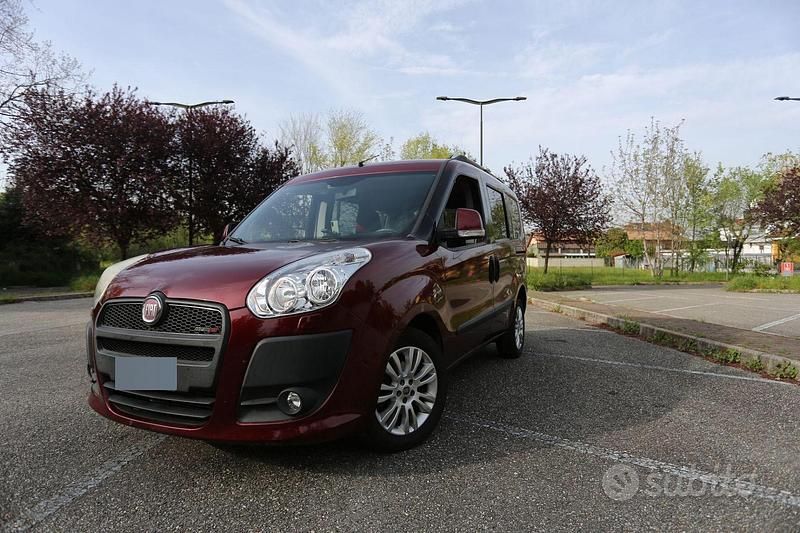 Usata Fiat Doblò Dynamic 90 CV (66 kW) 2011 Rosso Monovolume