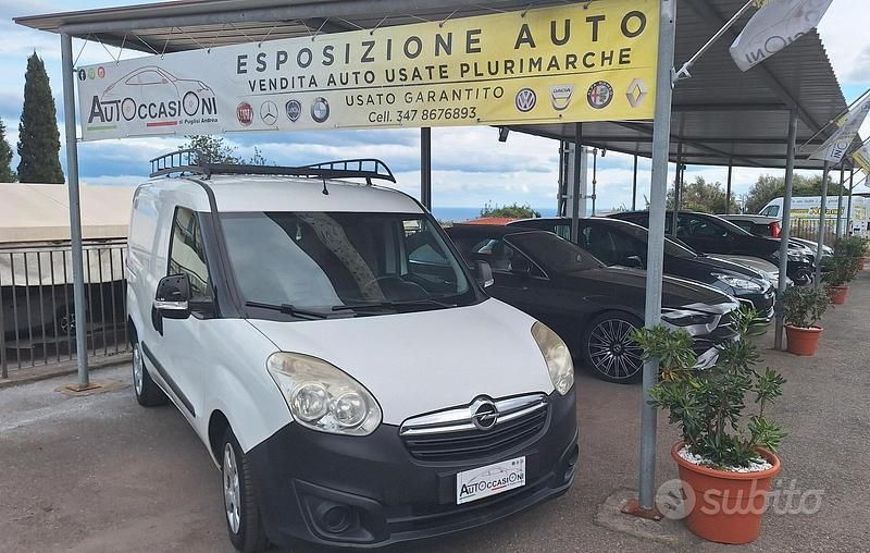 Bianco Usata 2017 Opel Combo Furgone | 7999 € (Ottimo prezzo) - Immagine 1/4