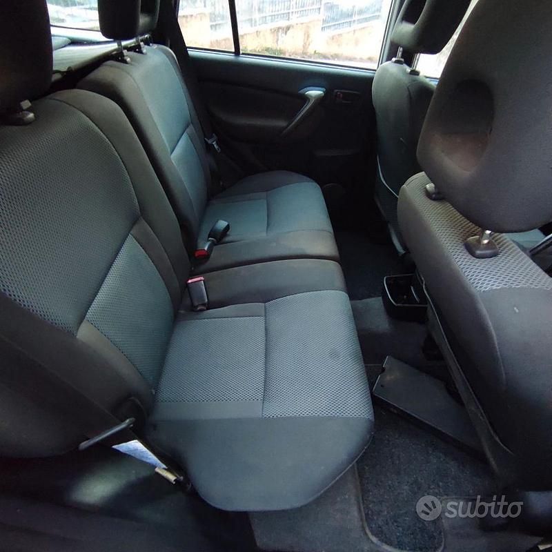 Usata Toyota RAV4 2005 Grigio SUV