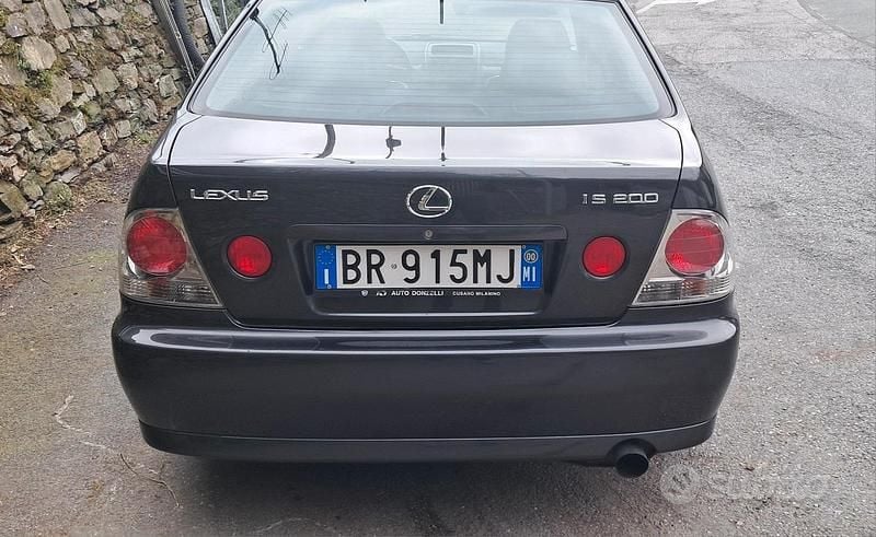 Usata Lexus IS200 2000 Grigio Berlina