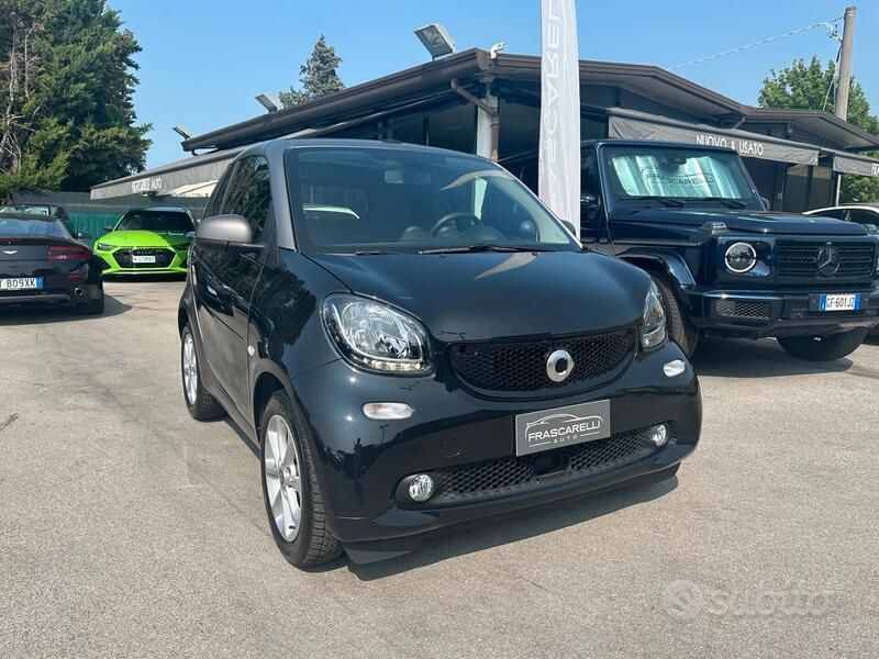 Nero Usata 2018 Smart ForTwo Cabrio Passion Cabrio | 15.900 € (Buon prezzo) - Immagine 1/4
