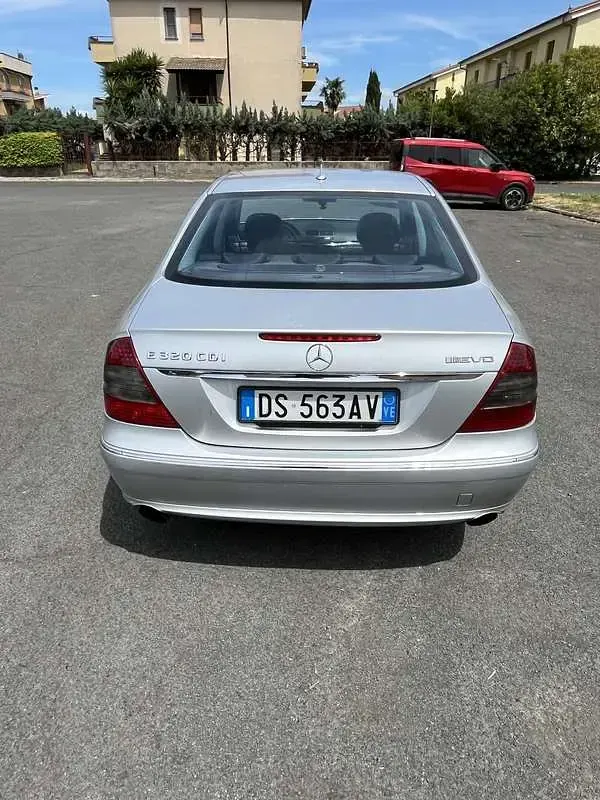 Usata Mercedes E320 Avantgarde 224 CV (164 kW) 2007 Berlina