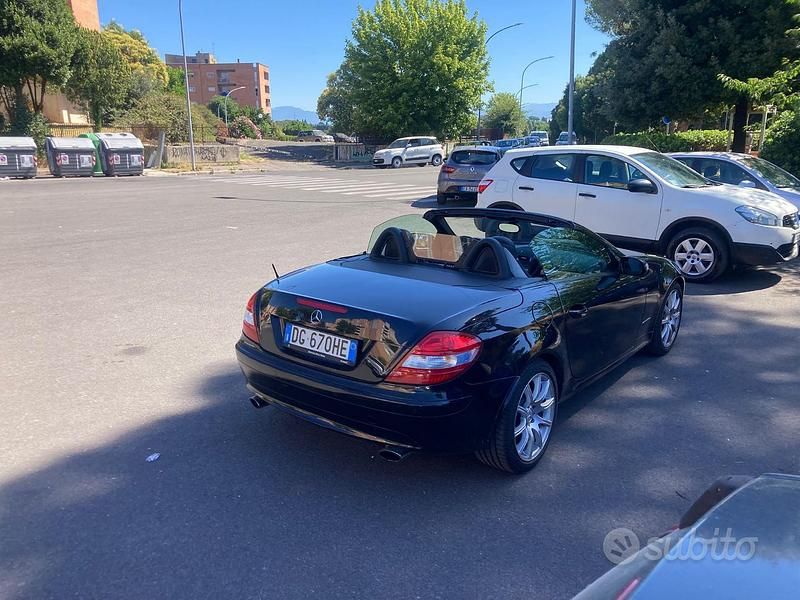 Usata Mercedes SLK200 163 CV (119 kW) 2007 Nero Cabrio