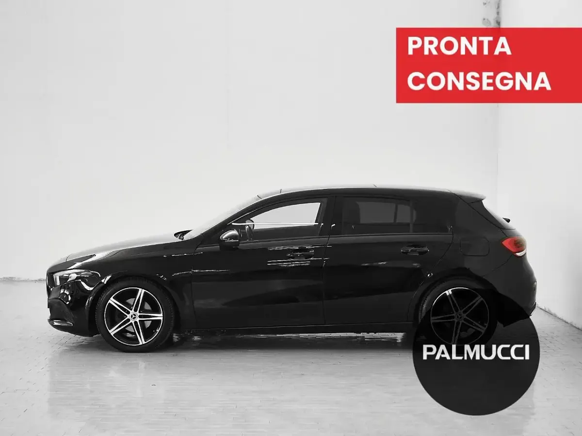 Usata Mercedes A180 116 CV (85 kW) 2019 Nero Utilitaria