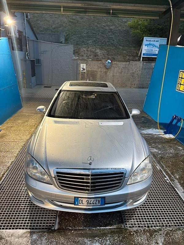 Usata Mercedes S500 387 CV (284 kW) 2007 Grigio Berlina