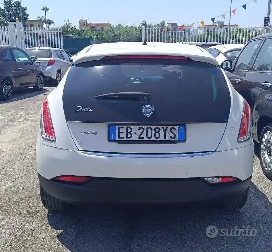 Usata Lancia Delta 120 CV (88 kW) 2010 Bianco Utilitaria