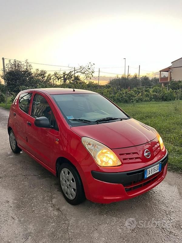 Rosso Usata 2010 Nissan Pixo Due volumi | 3000 € (Buon prezzo) - Immagine 1/4