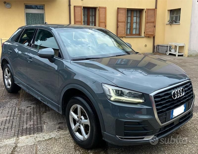 Begagnad Audi Q2 Ambiente 150 HK (110 kW) 2017 Grå SUV