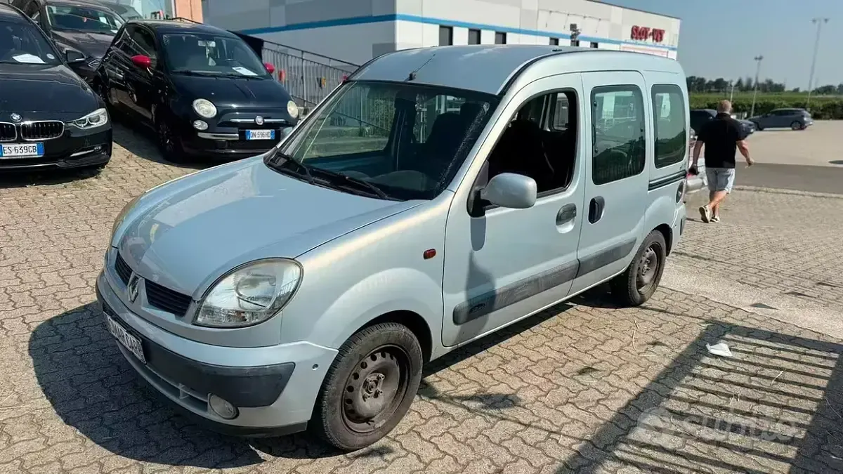 Usata Renault Kangoo 75 CV (55 kW) 2004 Monovolume