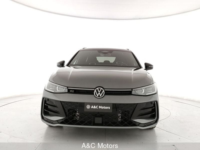 Nuova VW Passat R-line 272 CV (200 kW) 2025 Grigio Station wagon