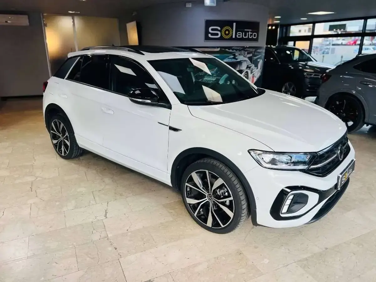 Usata VW T-Roc R-line 150 CV (110 kW) 2024 0q0q  pure white  pure white SUV