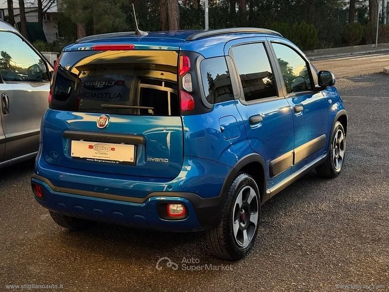Usata Fiat Panda Cross Cross 69 CV (50 kW) 2024 Blu/azzurro Utilitaria