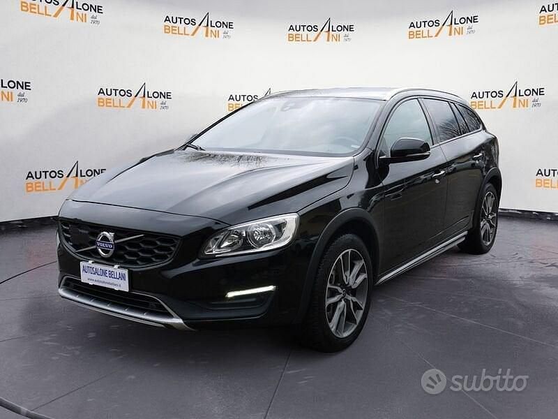 Usata Volvo V60 CC Summum 150 CV (110 kW) 2016 Nero Station wagon