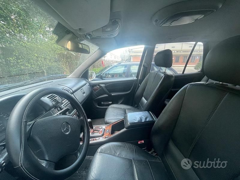Usata Mercedes ML320 224 CV (164 kW) 2002 Grigio SUV