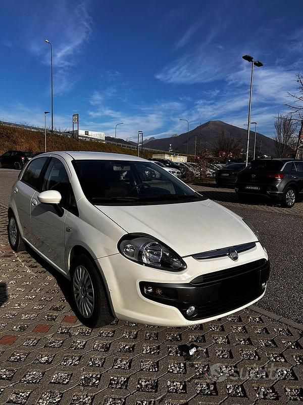 Usata Fiat Punto Evo Dynamic 77 CV (56 kW) 2010 Bianco Utilitaria