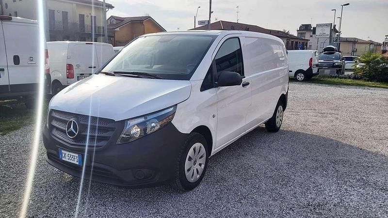 Begagnad Mercedes Vito 102 HK (75 kW) 2022 Vit Van