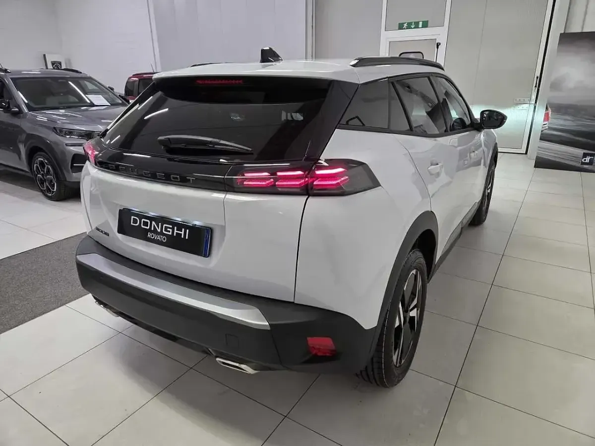 Usata Peugeot 2008 Allure 131 CV (96 kW) 2025 Okenite SUV