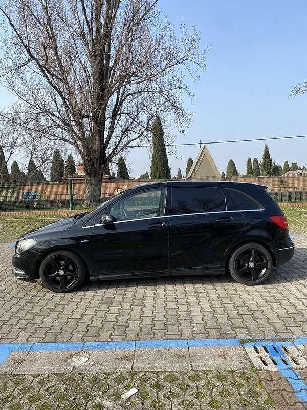 Usata Mercedes B200 Premium 136 CV (100 kW) 2011 Monovolume