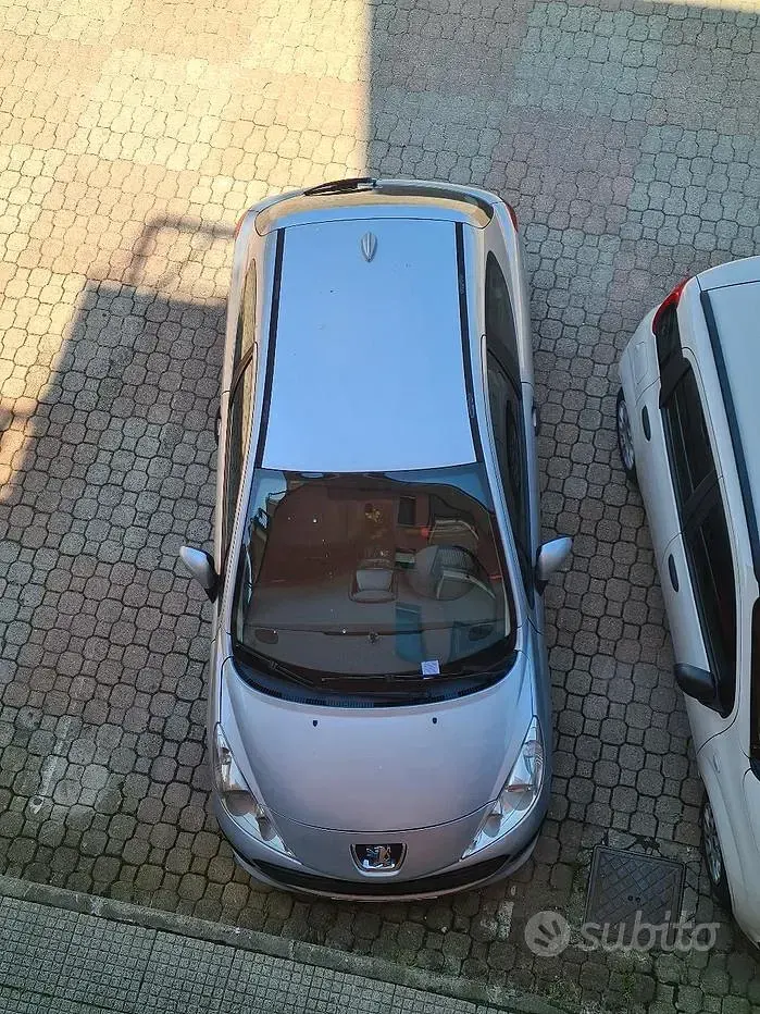 Usata Peugeot 207 88 CV (64 kW) 2007 Grigio Utilitaria