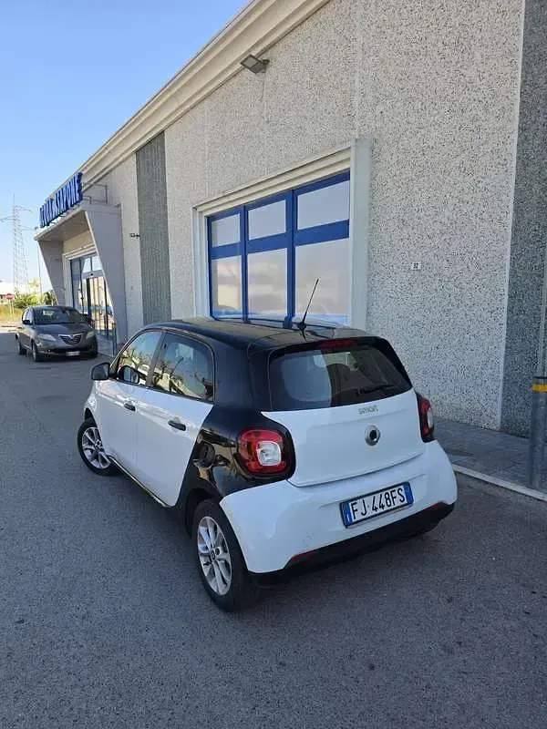Usata Smart ForFour Prime 71 CV (52 kW) 2017 Bianco Utilitaria
