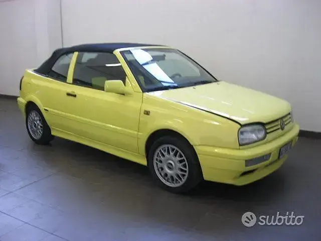 Usata VW Golf Cabriolet Conceptline 101 CV (74 kW) 1995 Giallo Cabrio