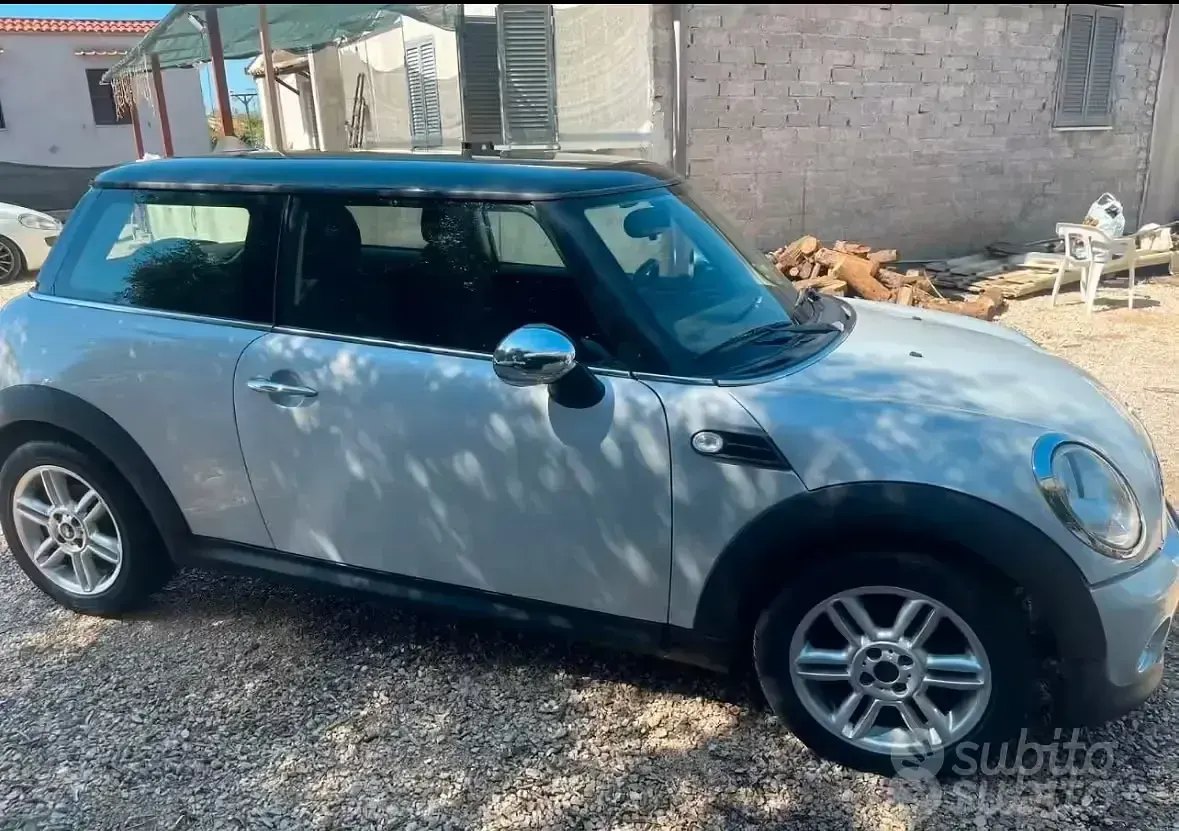 Usata Mini Cooper 122 CV (89 kW) 2012 Grigio Utilitaria